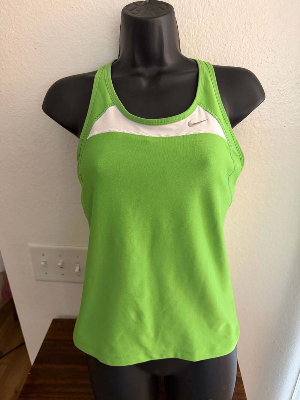 Nike Dri-FIT Tank Top Green White Built-In Bra